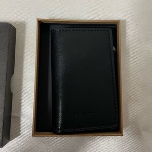 NEW Vulkit cardholder vc305 up to 10 cards